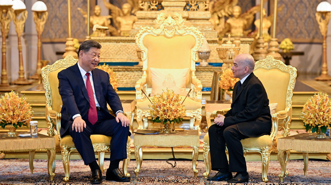 习近平会见柬埔寨国王西哈莫尼