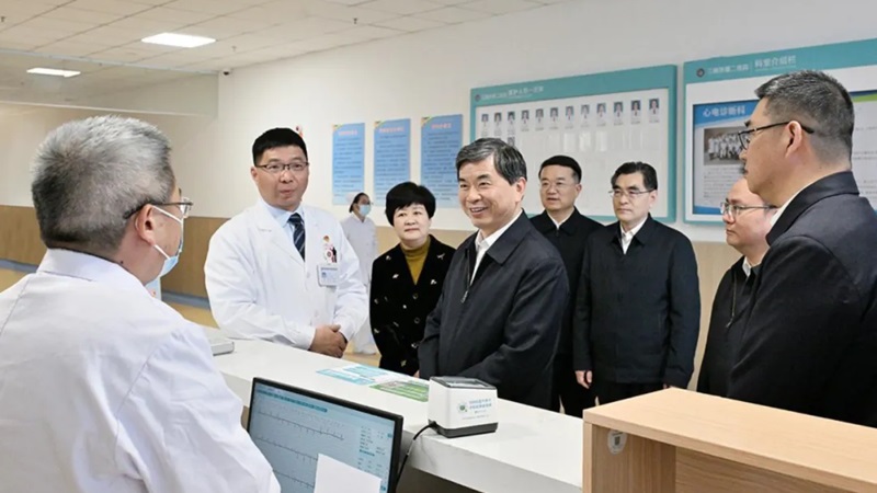 福建省委书记周祖翼：推动人才、技术、设备向基层下沉