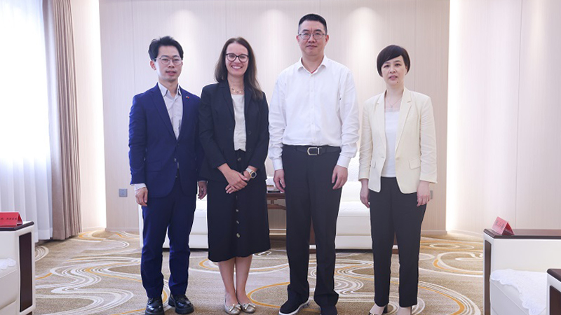 省卫健委领导会见南非卫生健康专家