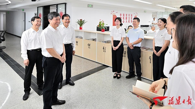 周祖翼赴省属新闻媒体调研